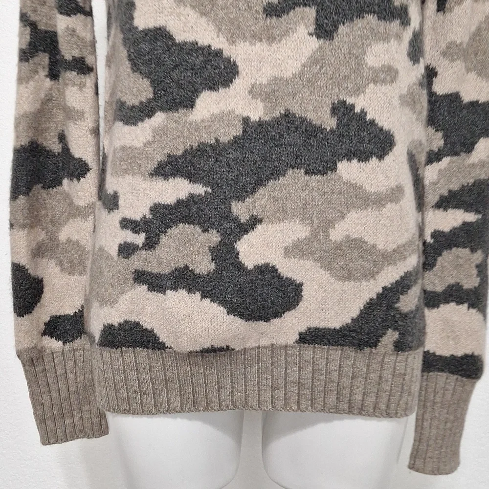 Christian Siriano Camouflage Print Streetwear Cozy Mock Neck Grunge Sweater Sz.M